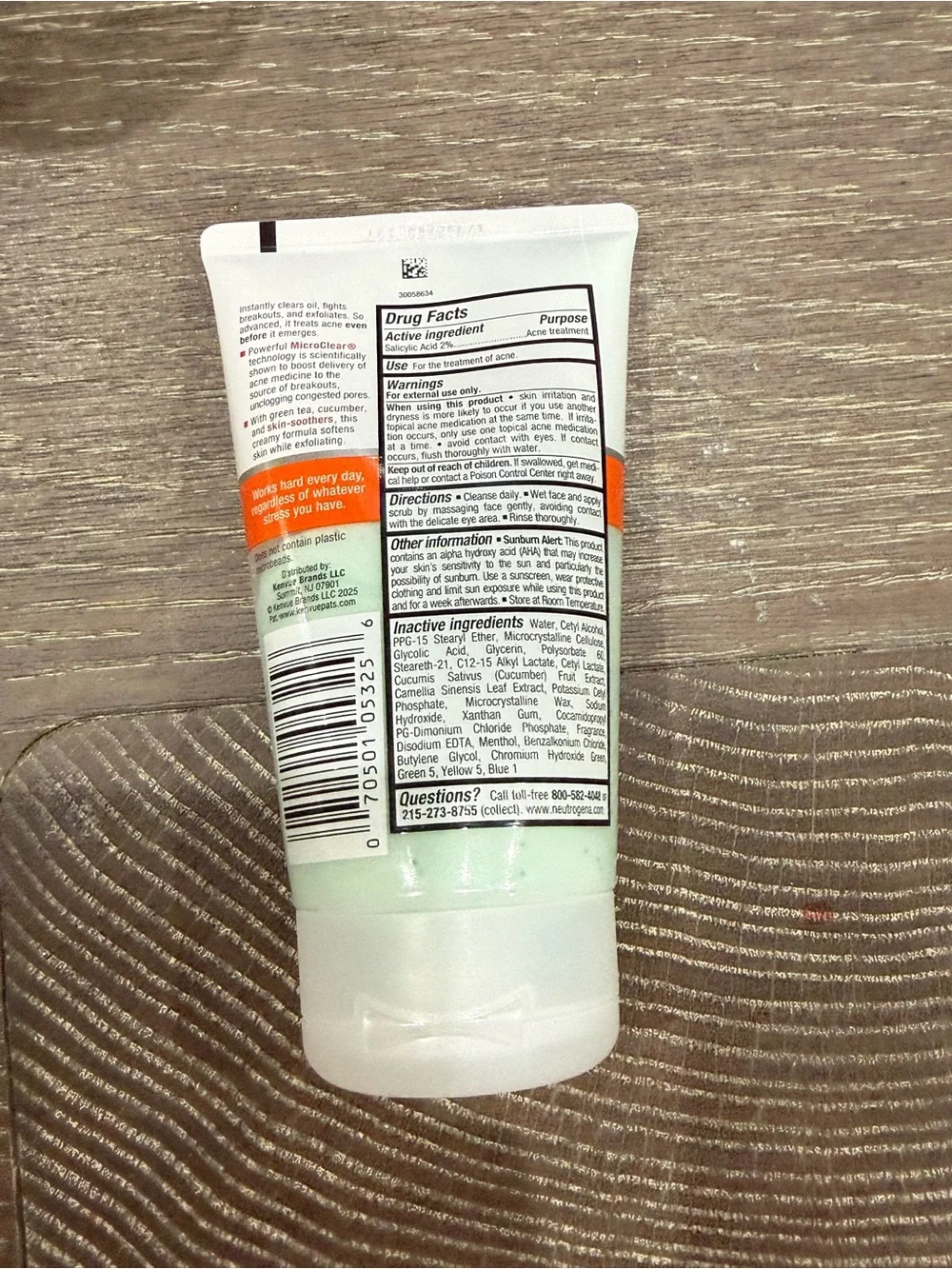 NWT Neutrogena oil-free Acne Stress Control Power-Clear Scrub salicylic acid